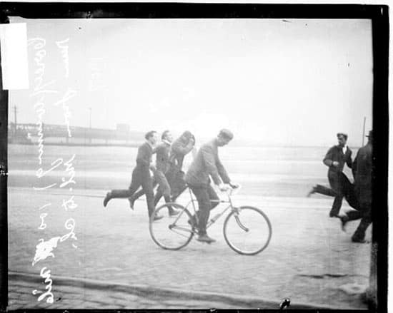 Early marathon race black and white